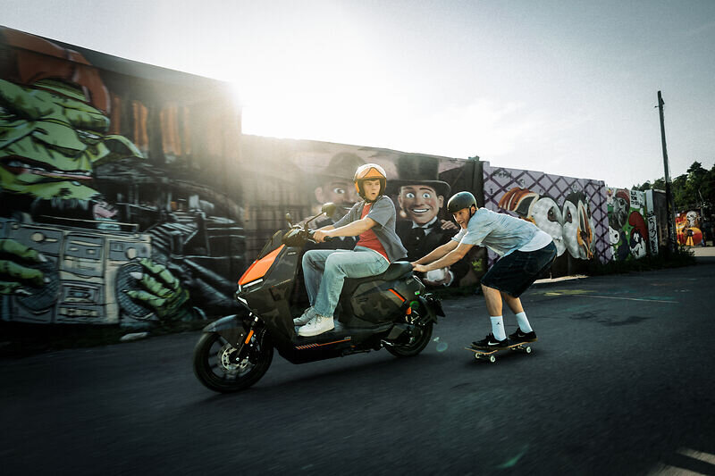 NIU FQiX riding